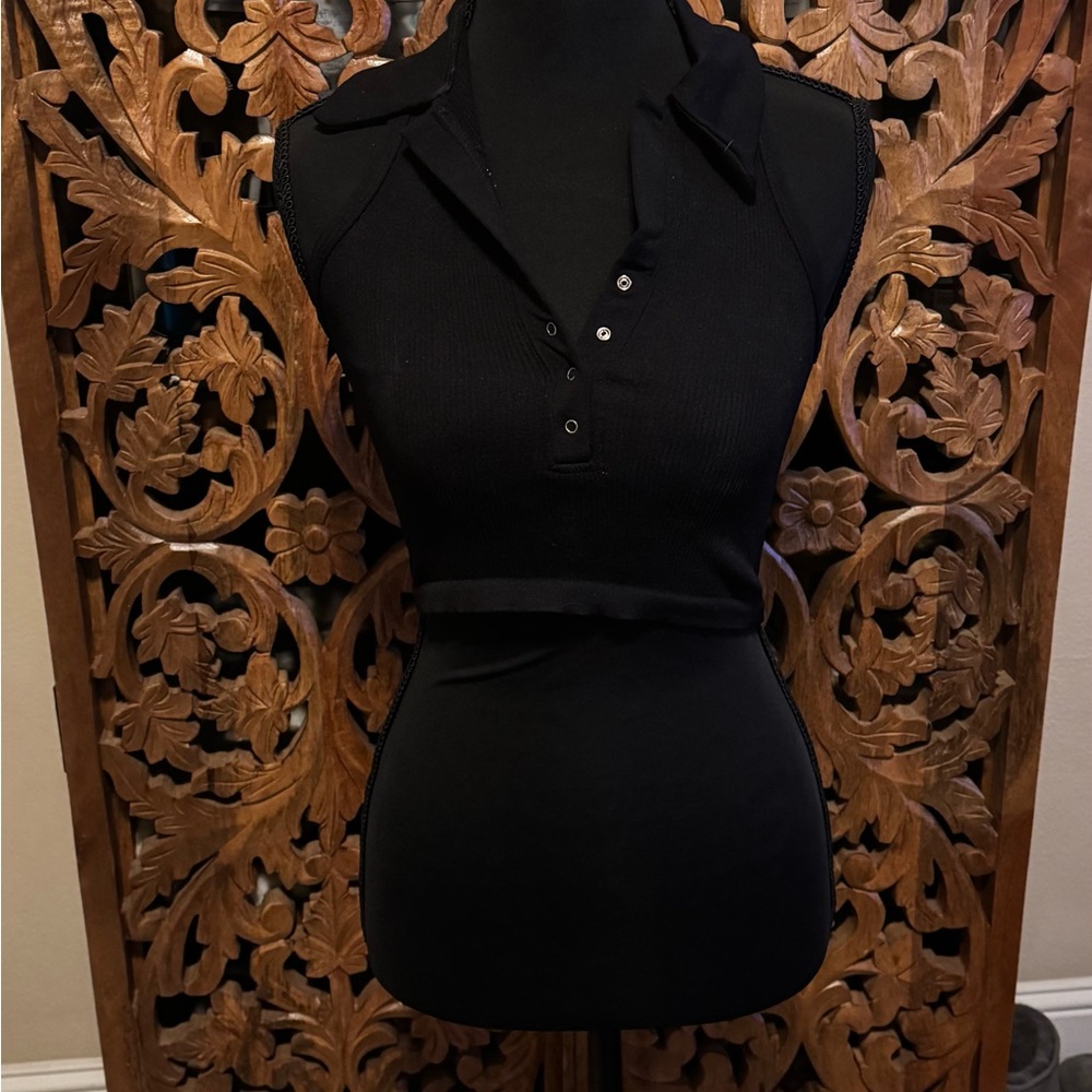 Black Sleeveless Collared Top